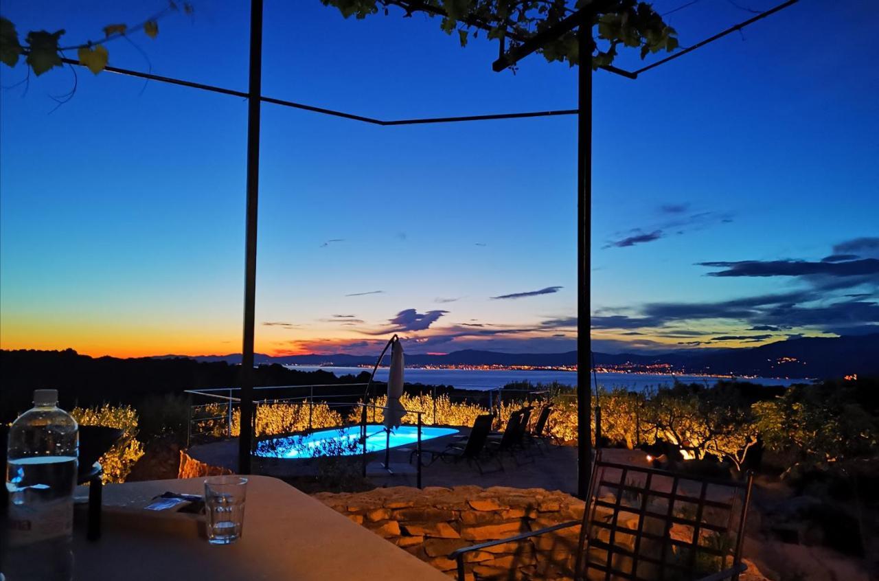 Robinson Crusoe Style House "Maslina" Villa Škrip Dış mekan fotoğraf