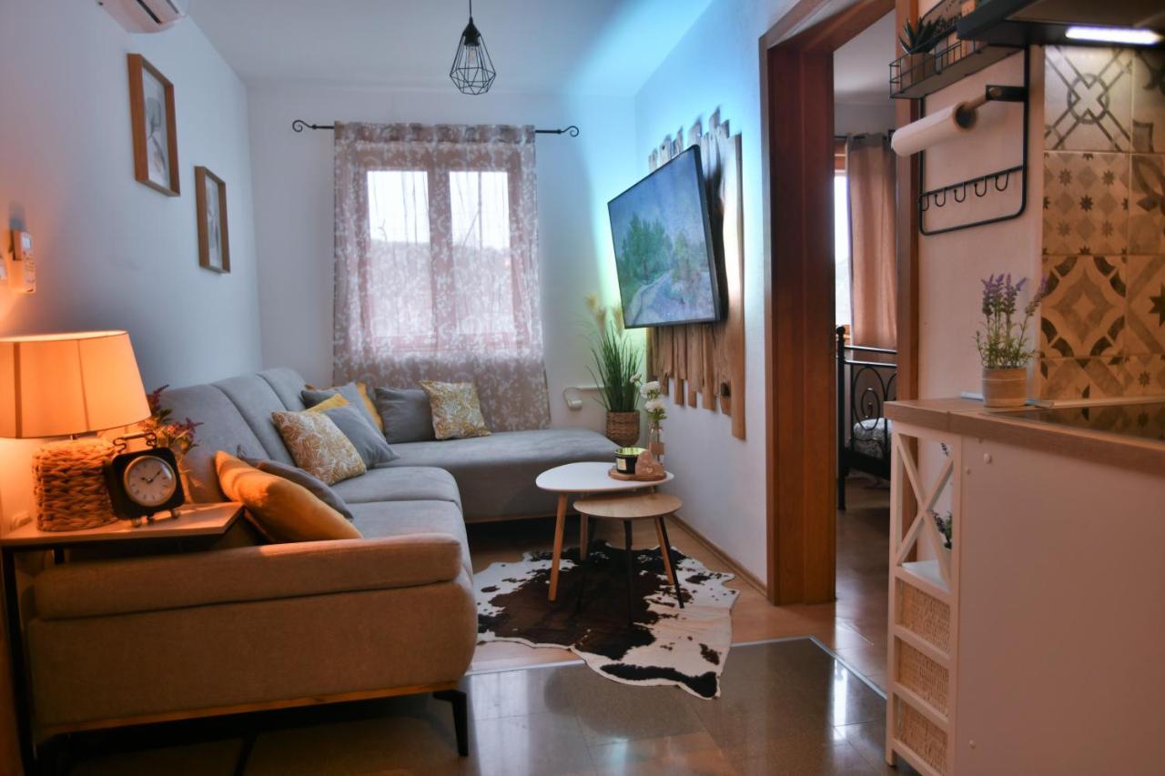 Robinson Crusoe Style House "Maslina" Villa Škrip Dış mekan fotoğraf