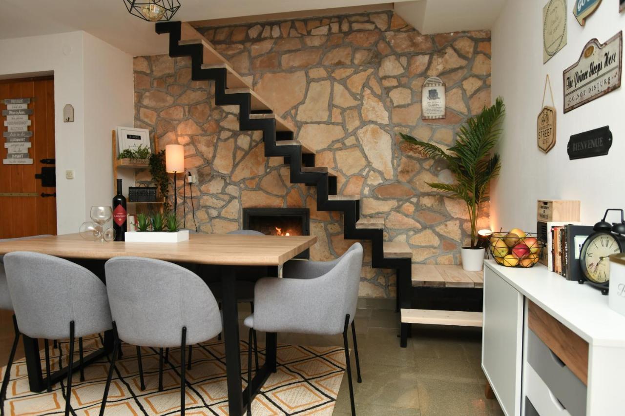 Robinson Crusoe Style House "Maslina" Villa Škrip Dış mekan fotoğraf