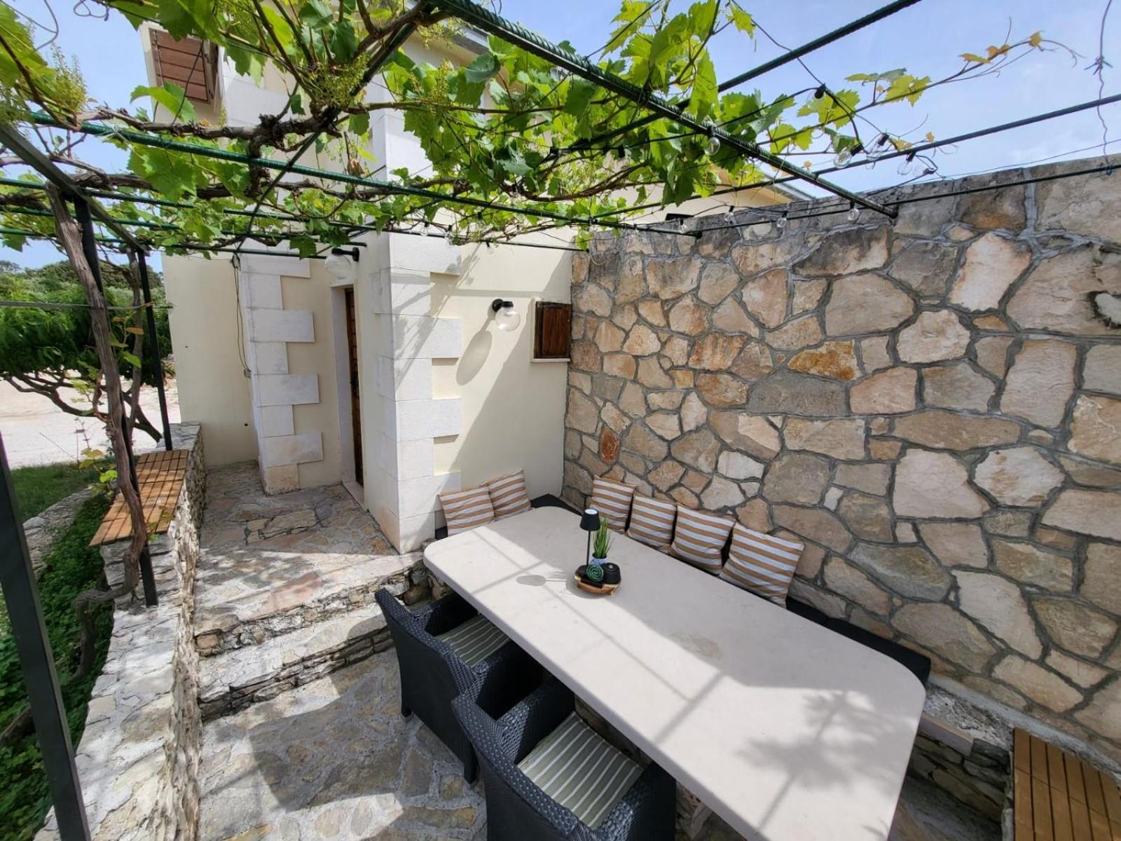Robinson Crusoe Style House "Maslina" Villa Škrip Dış mekan fotoğraf
